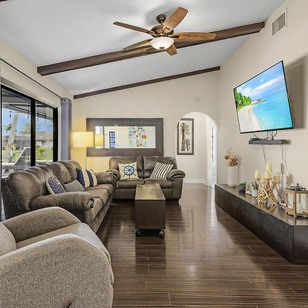 Canal-Front Oasis With Dock And Kayaks In Cape Coral! Eksteriør bilde