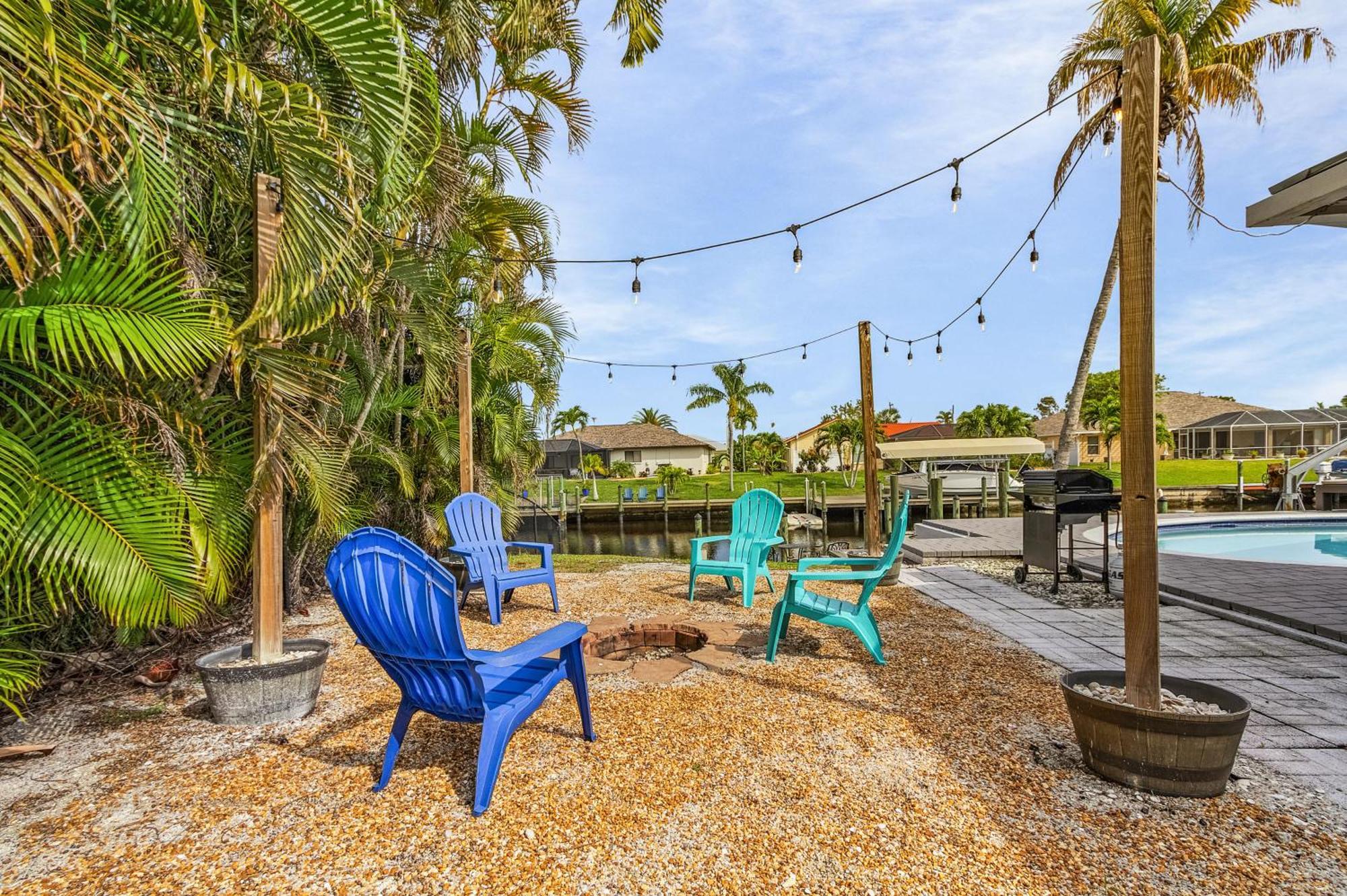 Canal-Front Oasis With Dock And Kayaks In Cape Coral! Eksteriør bilde